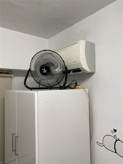 冷氣下方 衣櫃